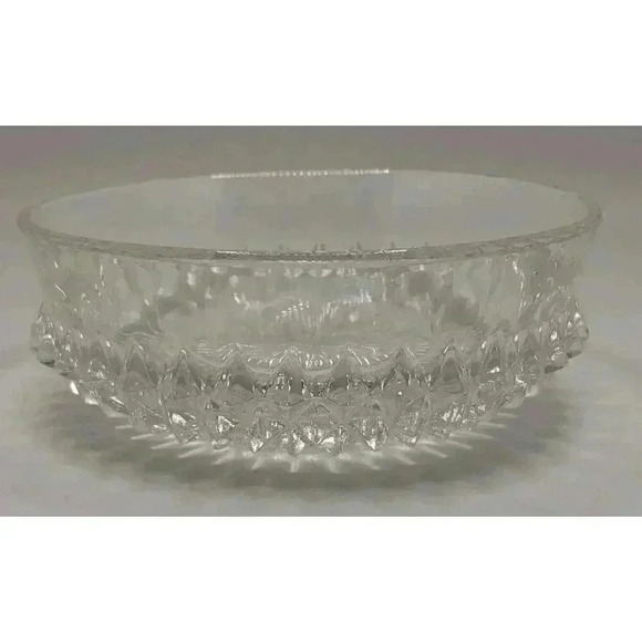 Beautiful Vintage Indiana Glass Bowl Diamond Point Candy Nuts Berry Trinket Dish - Picture 10 of 10